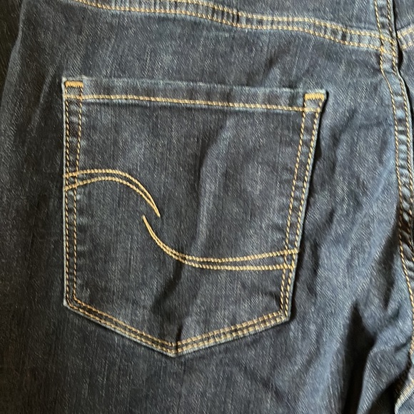 Ladies Signature Levi Stauss super skinny denim jeans. Size 6. - Picture 7 of 9